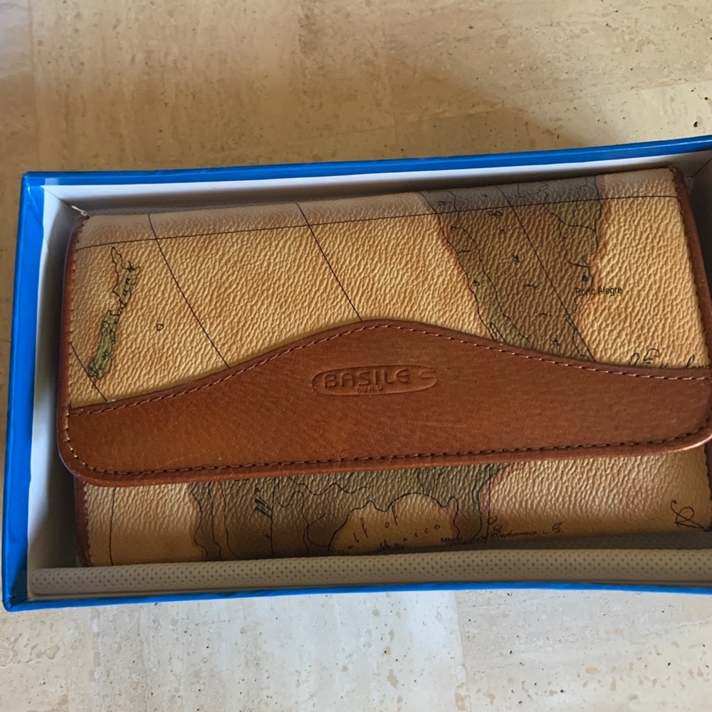 Unique Women’s beautiful billfold